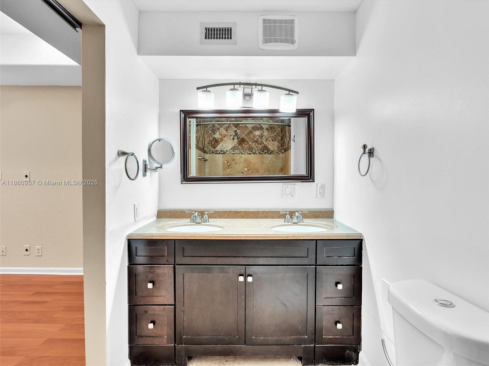 Courtyard at the Grove - Residential