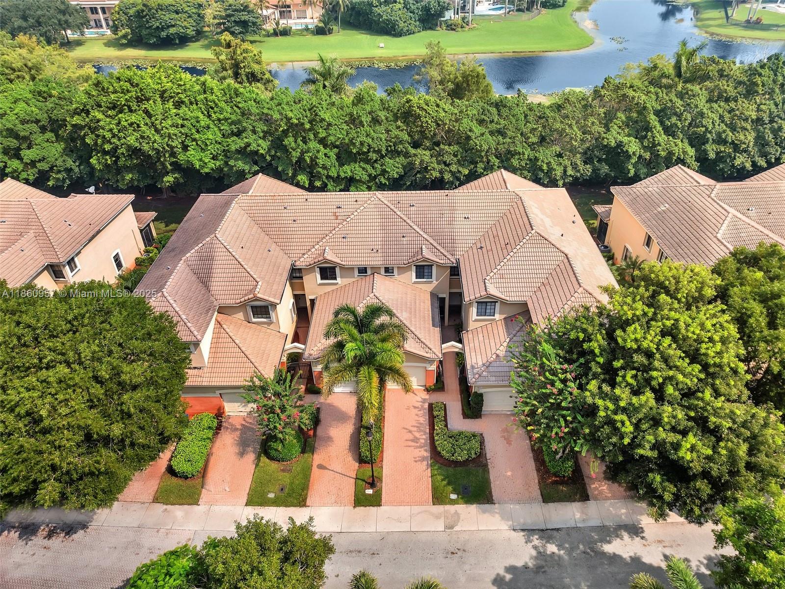 Courtyard at the Grove - Residential
