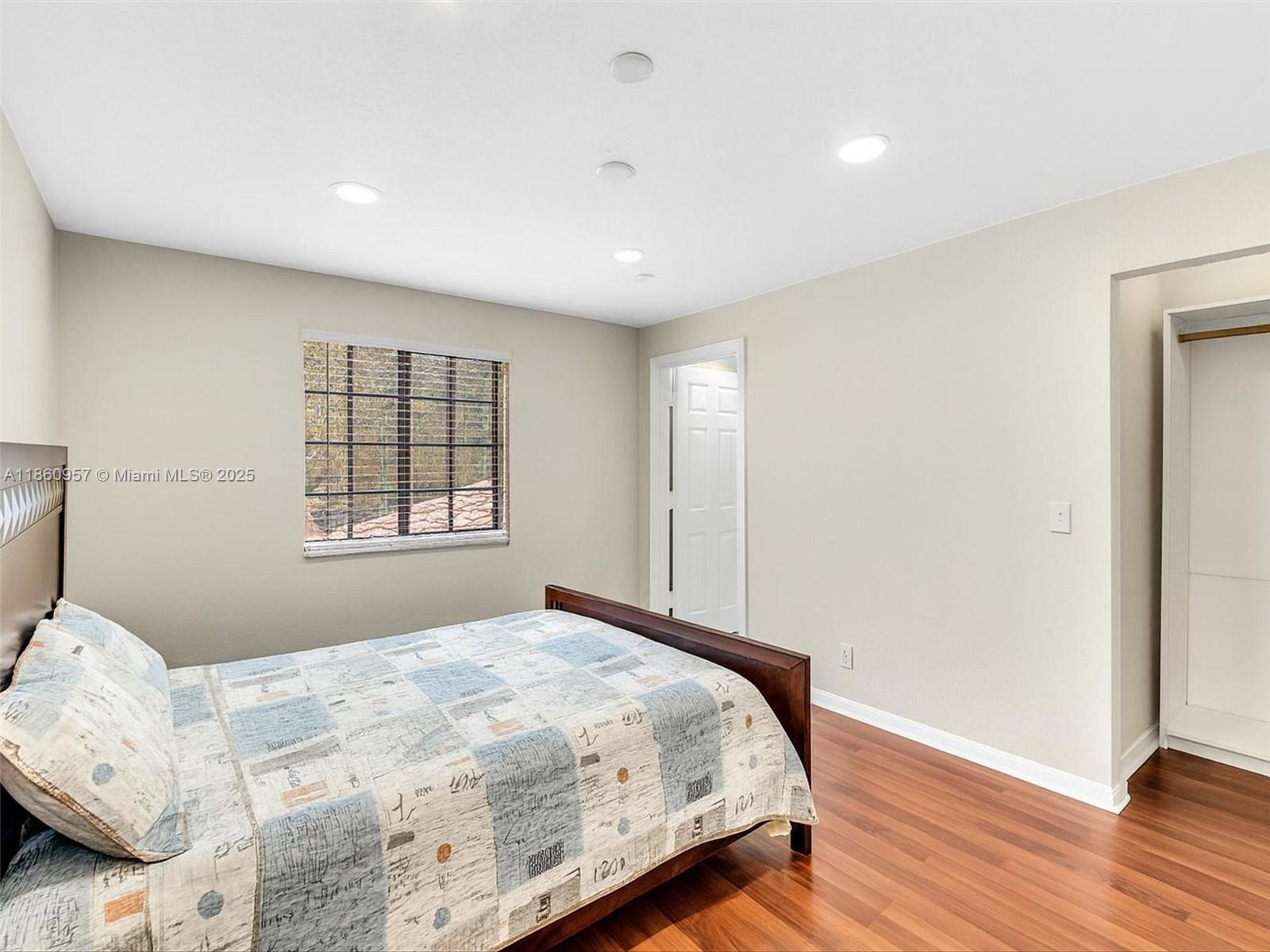 Courtyard at the Grove - Residential