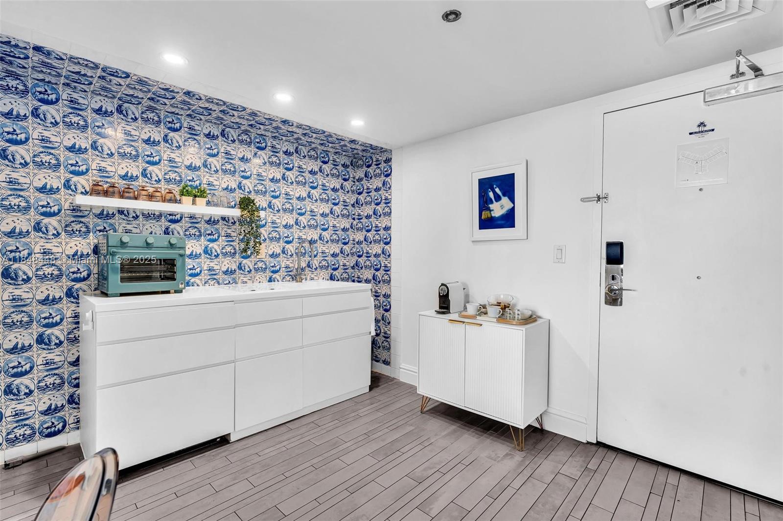 1100 West Ave 1019
