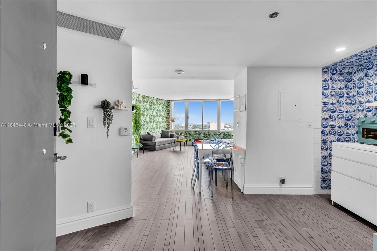1100 West Ave 1019