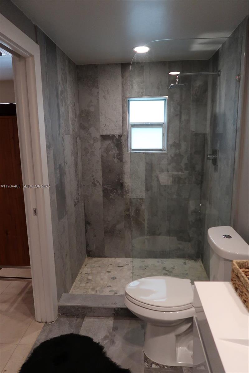 929 ON MICHIGAN CONDO - Residential Lease