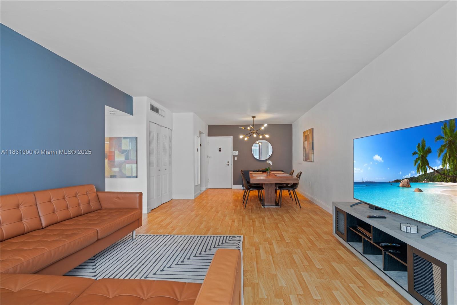 800 West Ave 636
