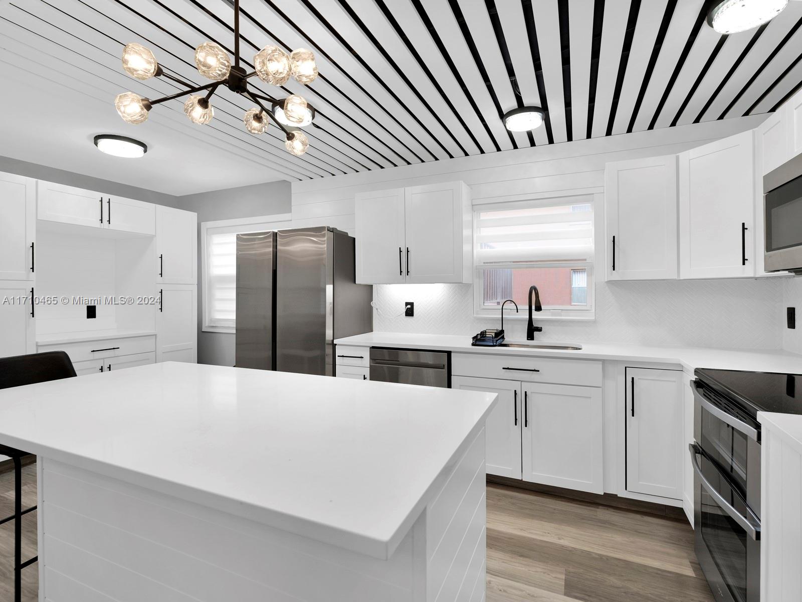 KINGS POINT SAXONY CONDOS - Residential