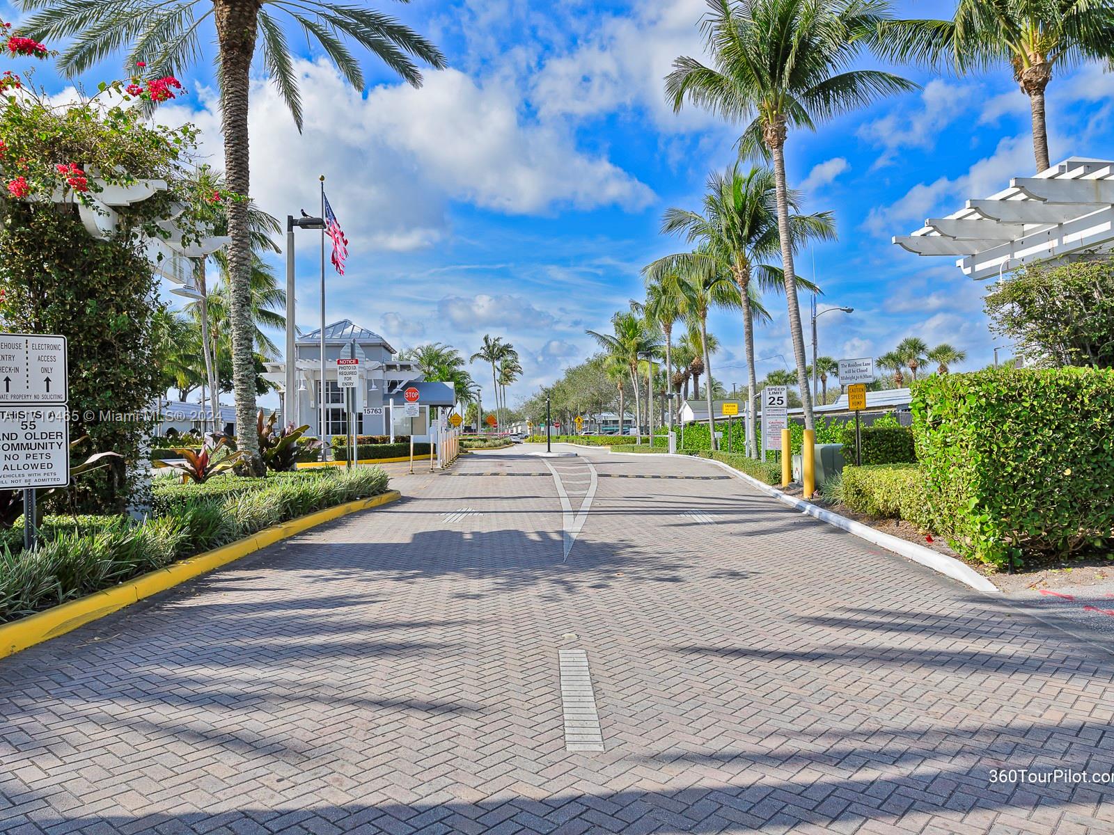 KINGS POINT SAXONY CONDOS - Residential