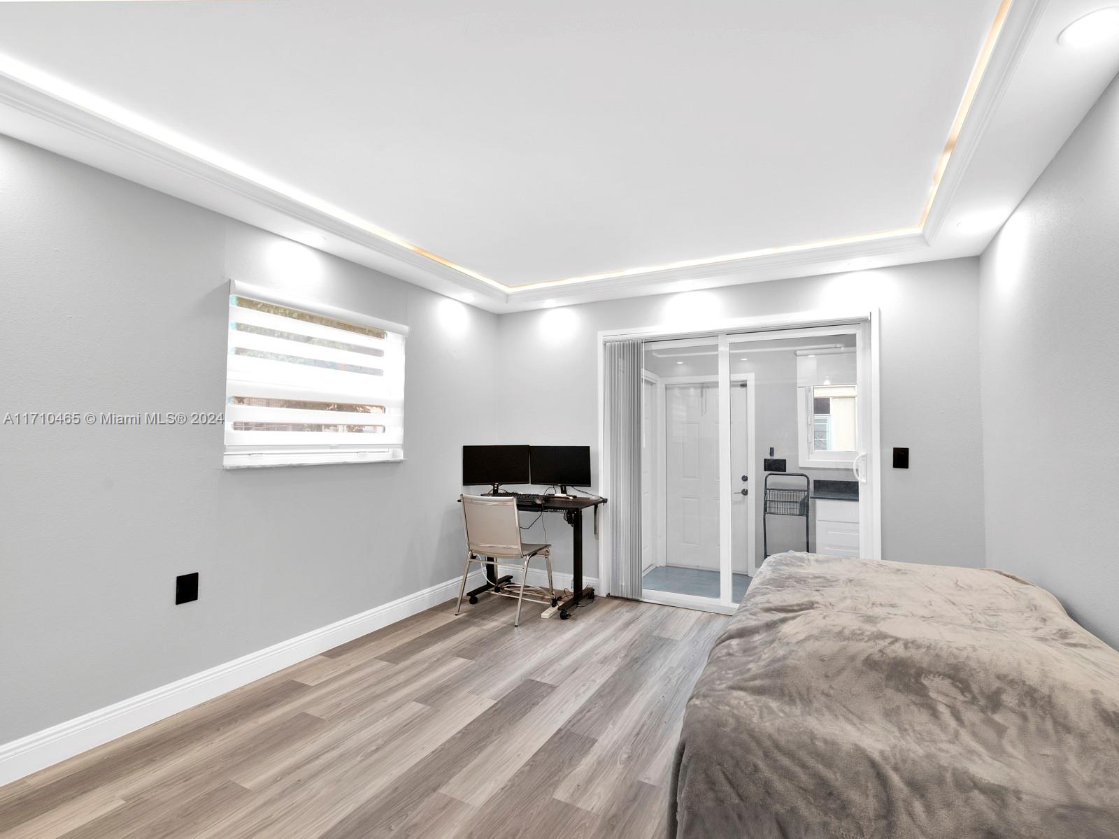 KINGS POINT SAXONY CONDOS - Residential