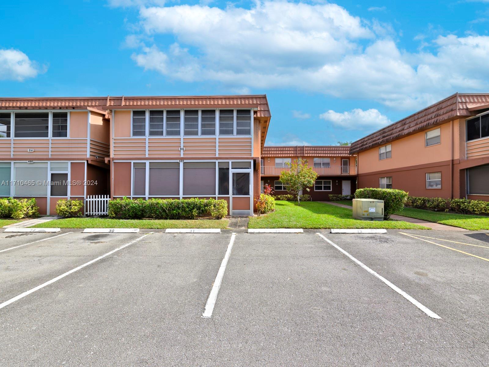 KINGS POINT SAXONY CONDOS - Residential