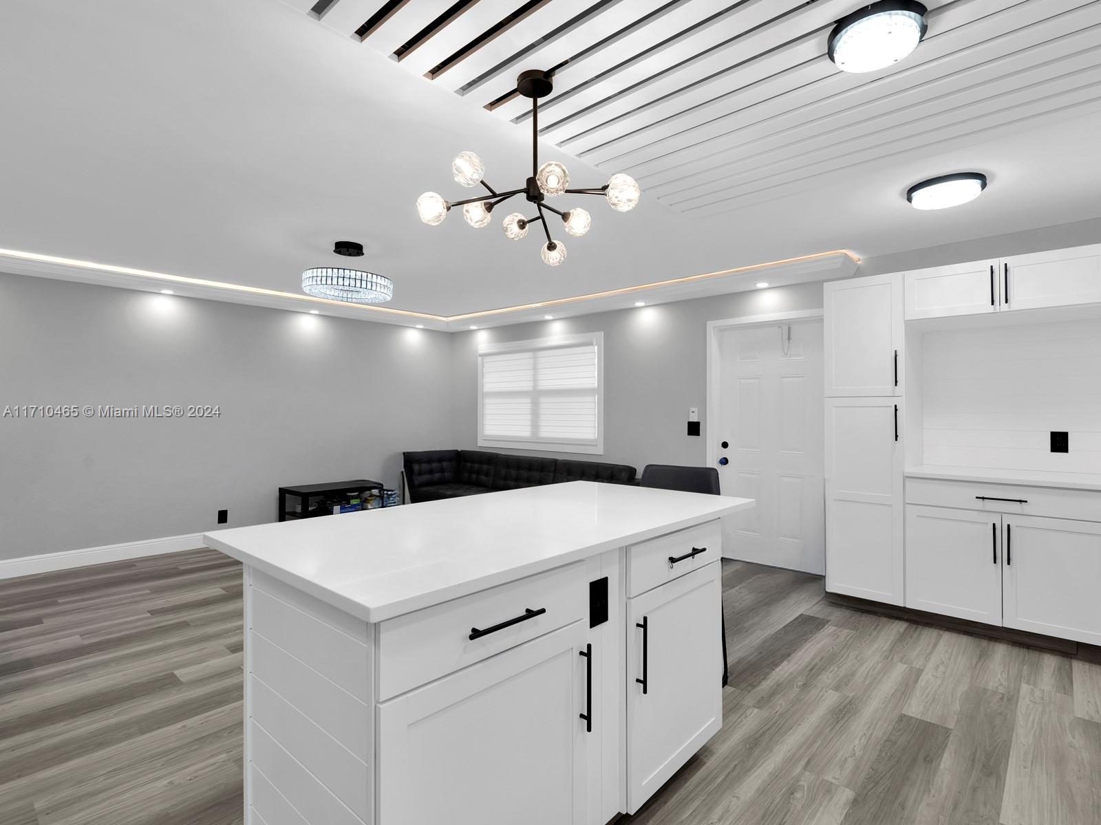 KINGS POINT SAXONY CONDOS - Residential