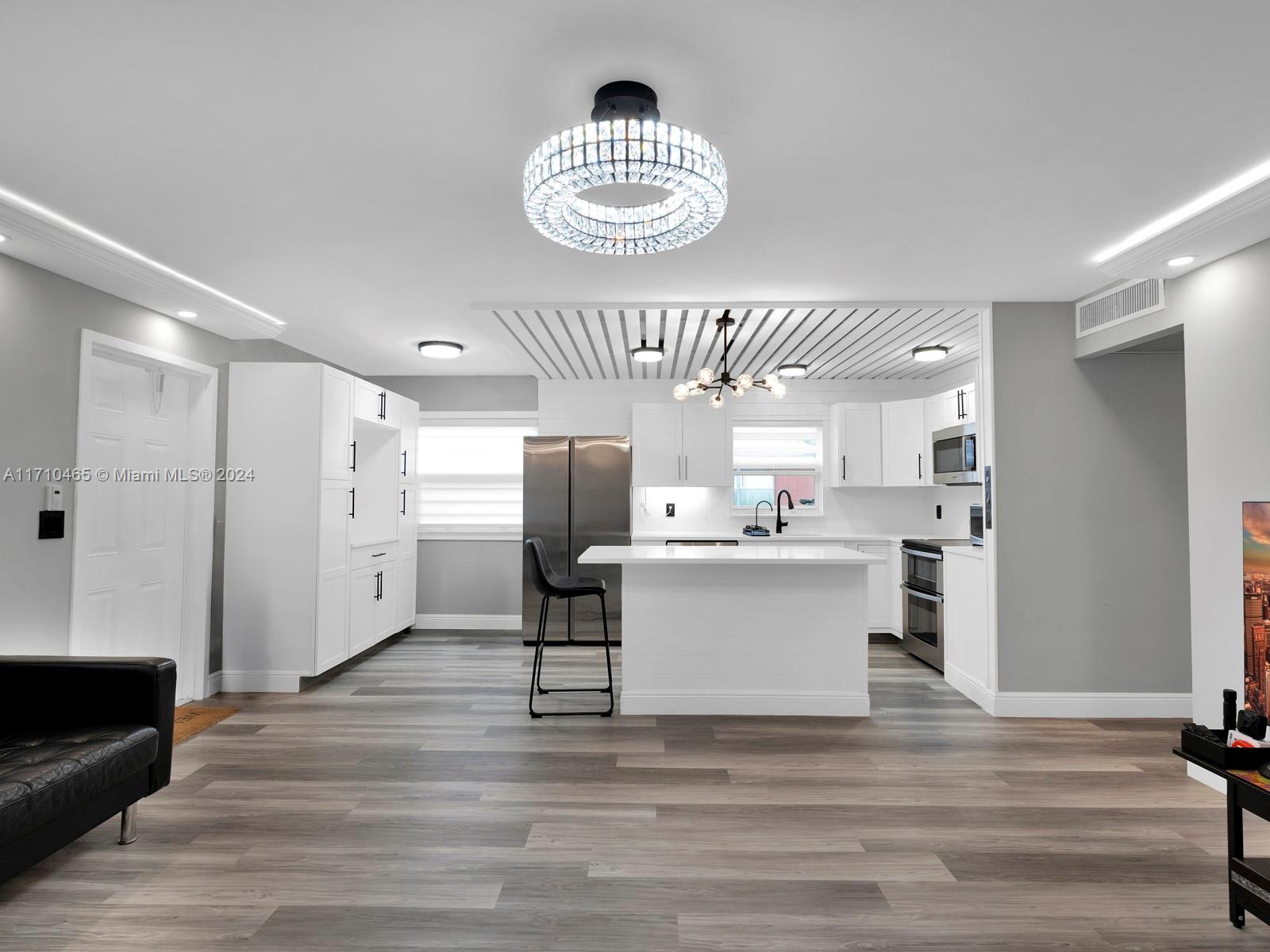 KINGS POINT SAXONY CONDOS - Residential