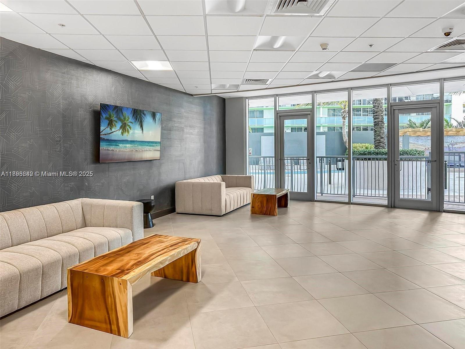 1750 N Bayshore Dr 1601