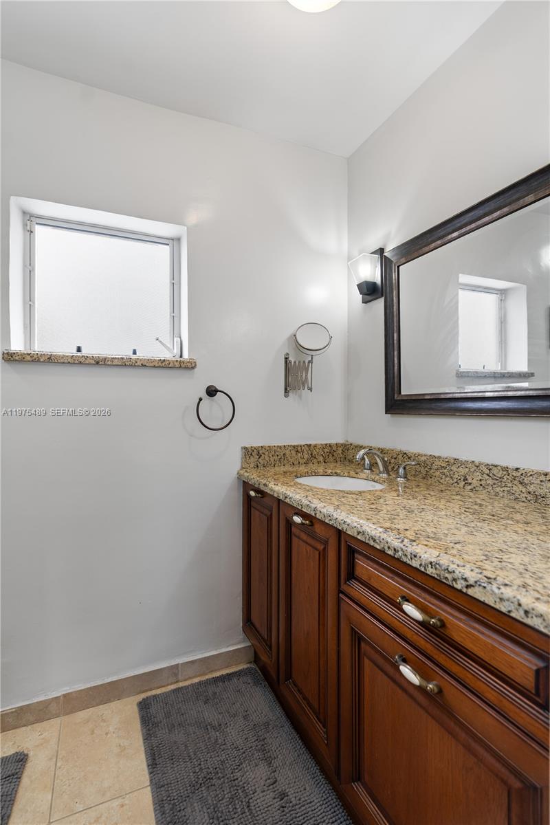 MIAMI LAKES LAKE MARTHA S - Residential