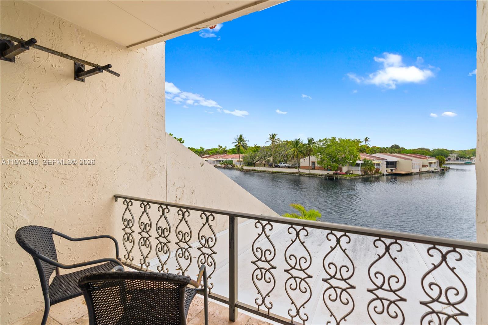 MIAMI LAKES LAKE MARTHA S - Residential