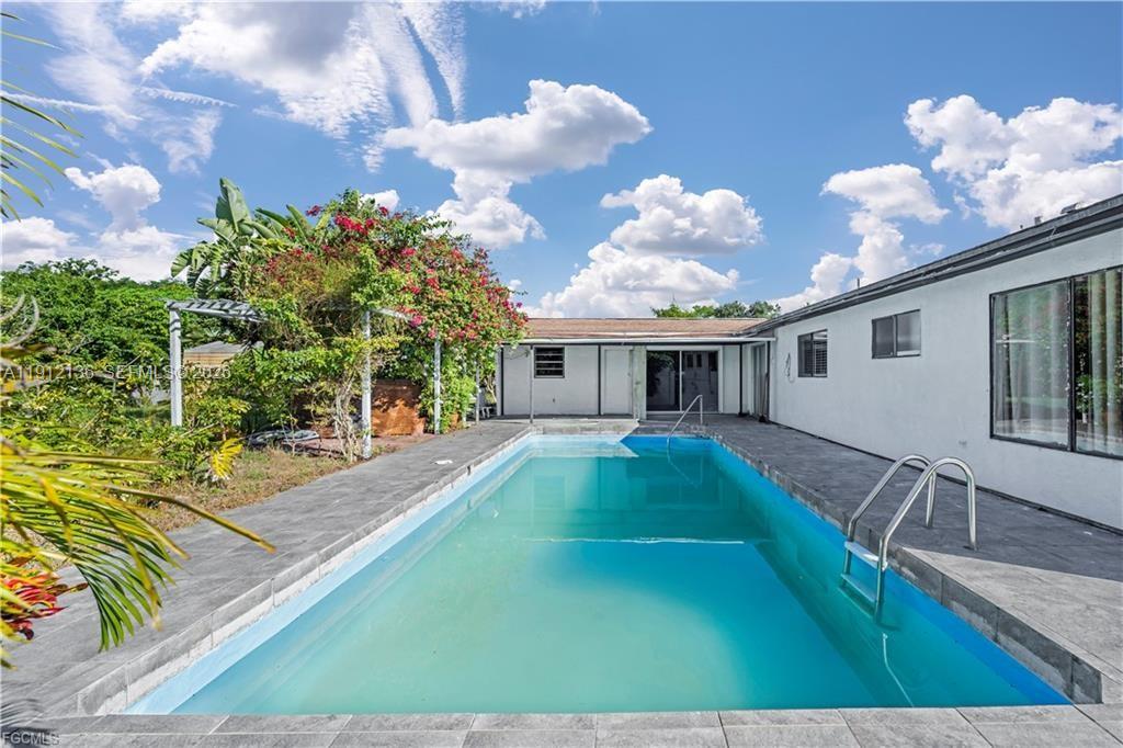 Port LaBelle - Residential