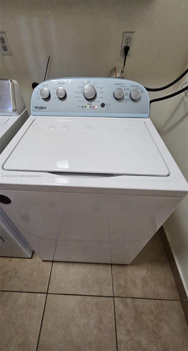 HOLLYWOOD GARDENS CONDOMI - Residential