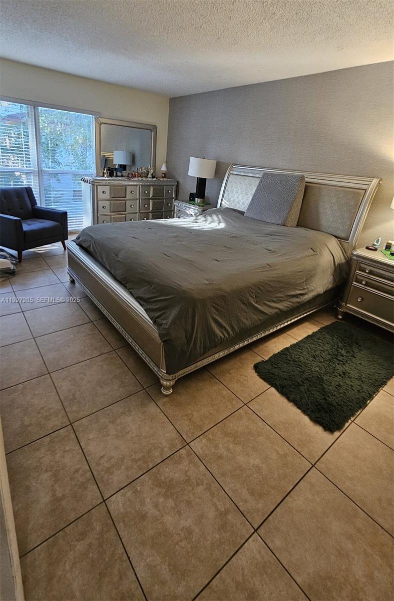 HOLLYWOOD GARDENS CONDOMI - Residential