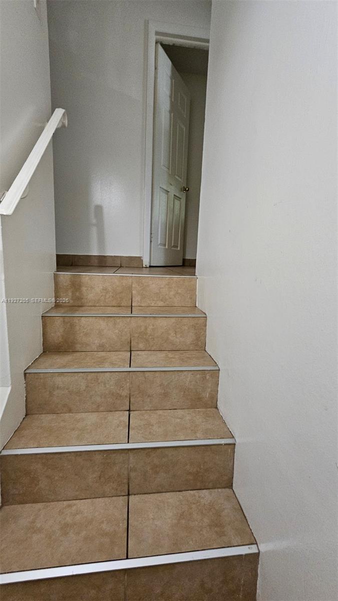 HOLLYWOOD GARDENS CONDOMI - Residential