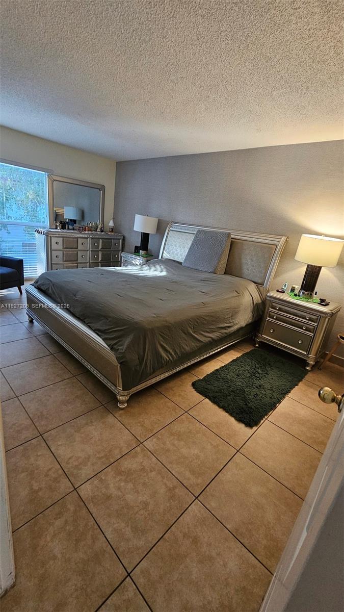 HOLLYWOOD GARDENS CONDOMI - Residential