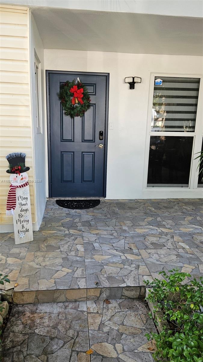 HOLLYWOOD GARDENS CONDOMI - Residential