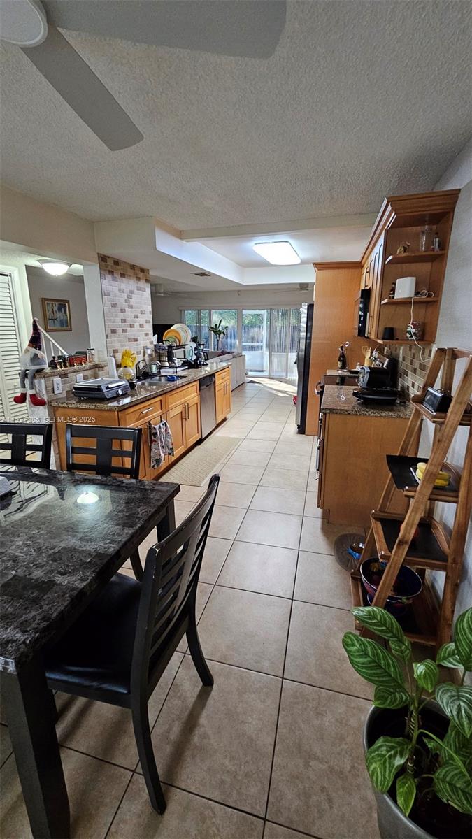 HOLLYWOOD GARDENS CONDOMI - Residential