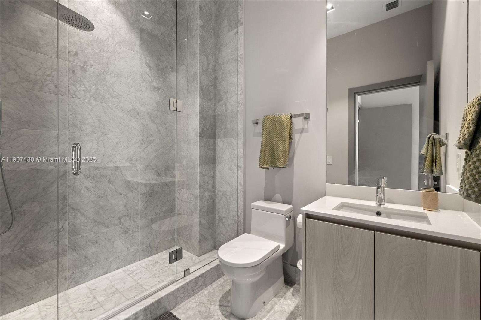 GRAN PARAISO CONDO - Residential Lease