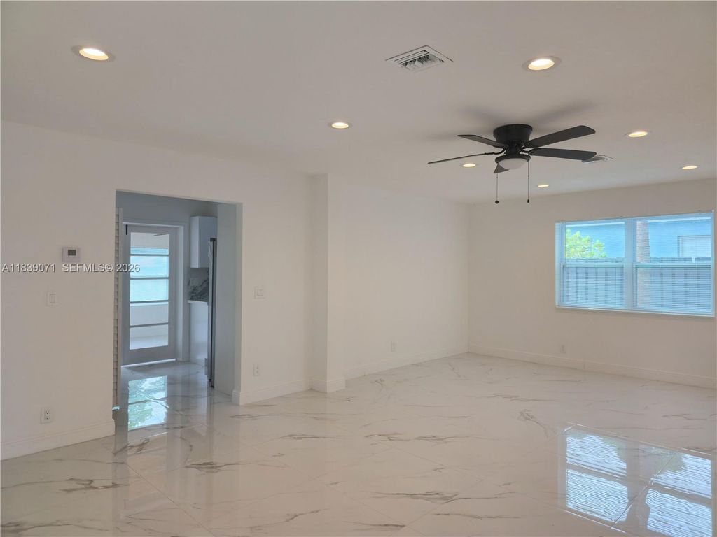 Photo of 1141 SW 8th Ter, Fort Lauderdale, FL 33315 (MLS # A11839071)