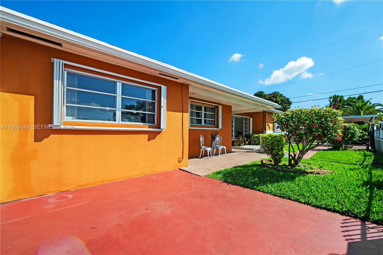 MOFFATVILLE - Residential