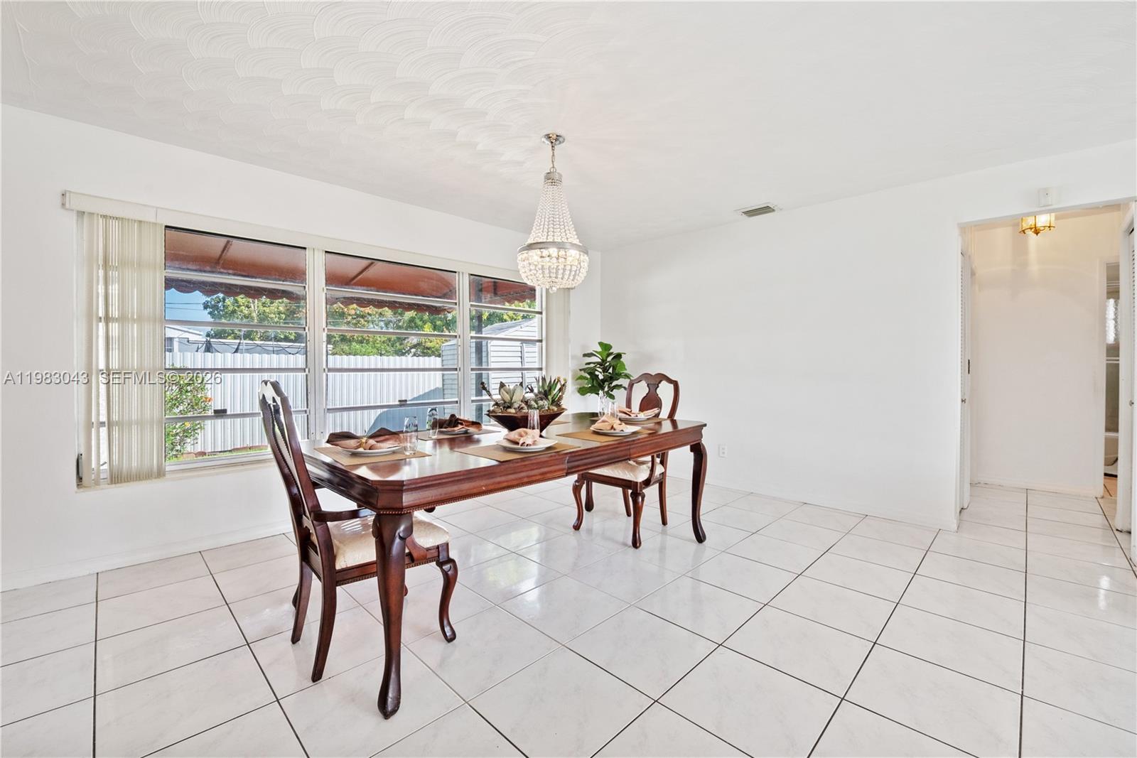 MOFFATVILLE - Residential