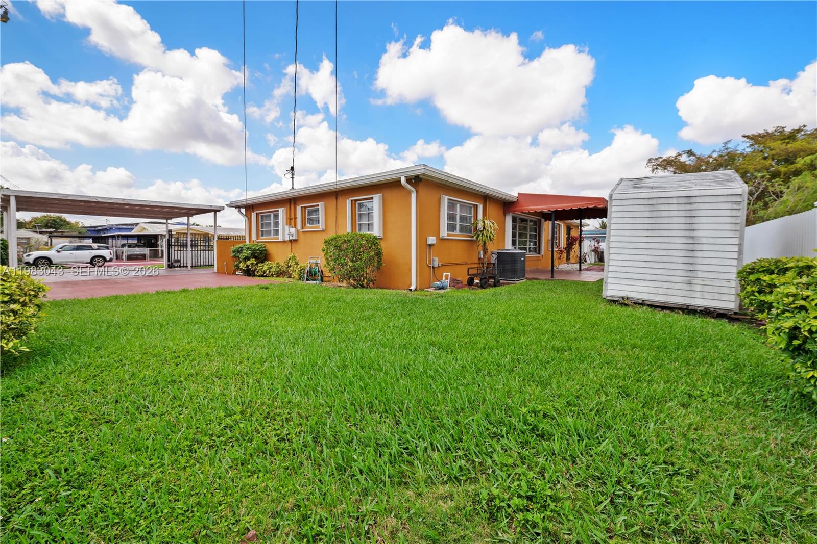 MOFFATVILLE - Residential