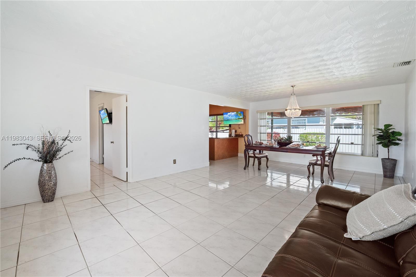 MOFFATVILLE - Residential