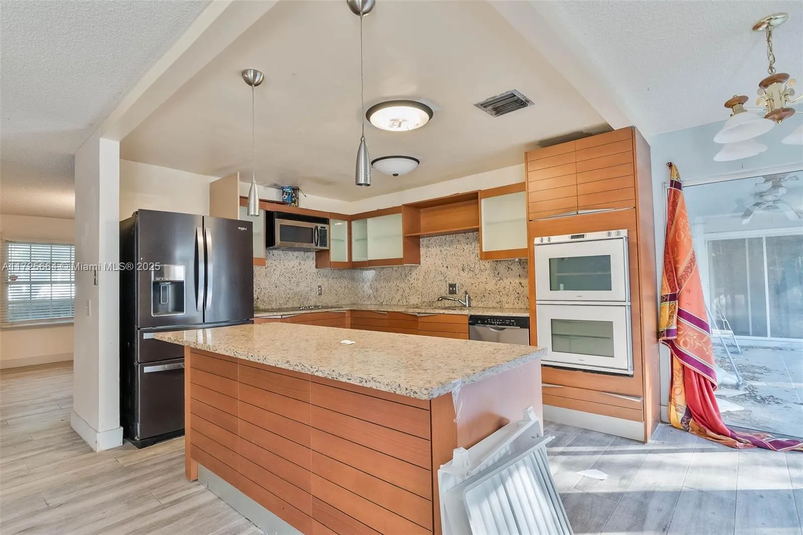 Miami, Florida 33196, United States, 3 Bedrooms Bedrooms, ,2 BathroomsBathrooms,Residential,Pending,18322