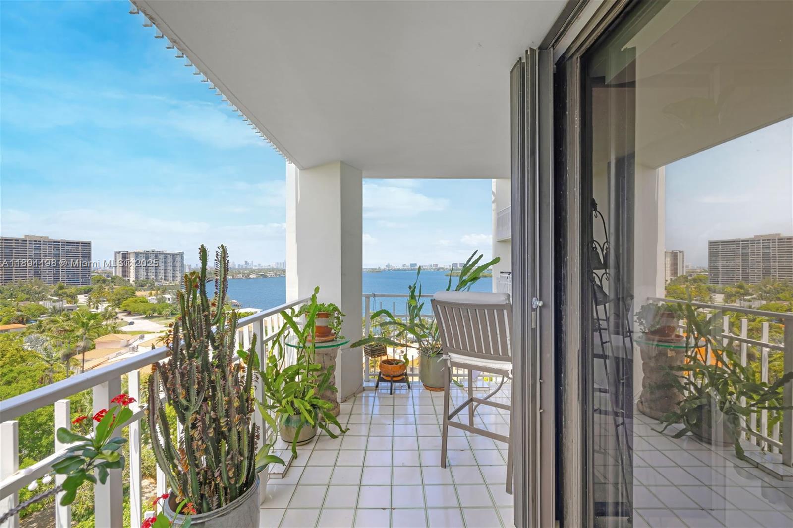 THE TOWERS OF QUAYSIDE CO - Residential