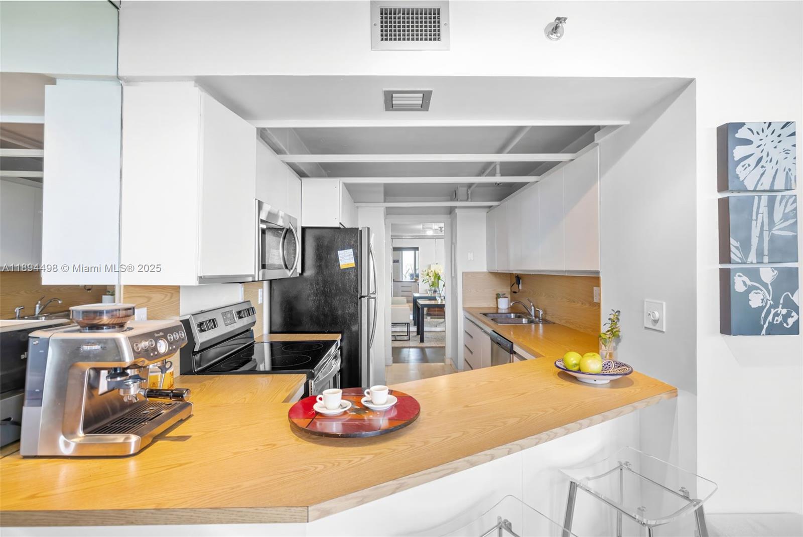 THE TOWERS OF QUAYSIDE CO - Residential