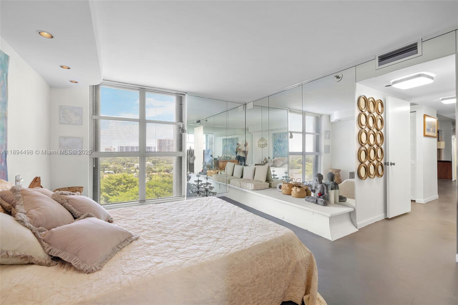 THE TOWERS OF QUAYSIDE CO - Residential