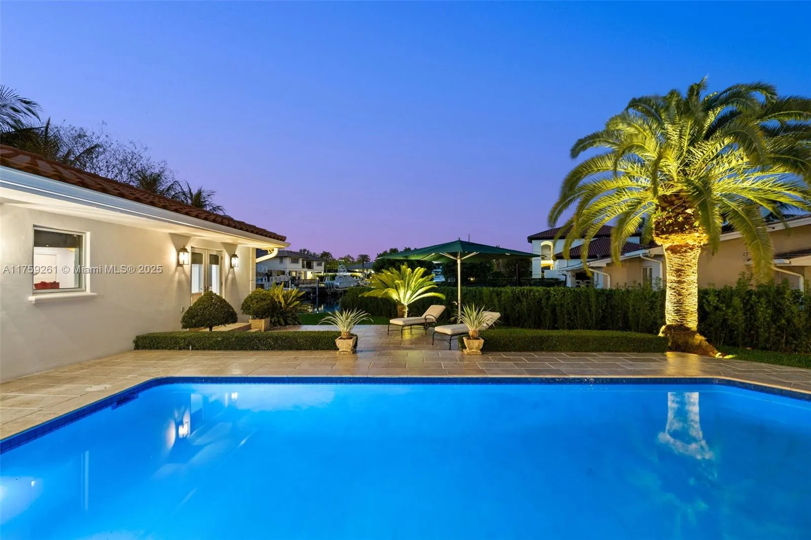 Coral Gables, Florida 33156, United States, 5 Bedrooms Bedrooms, ,4 BathroomsBathrooms,Residential,Active,85452