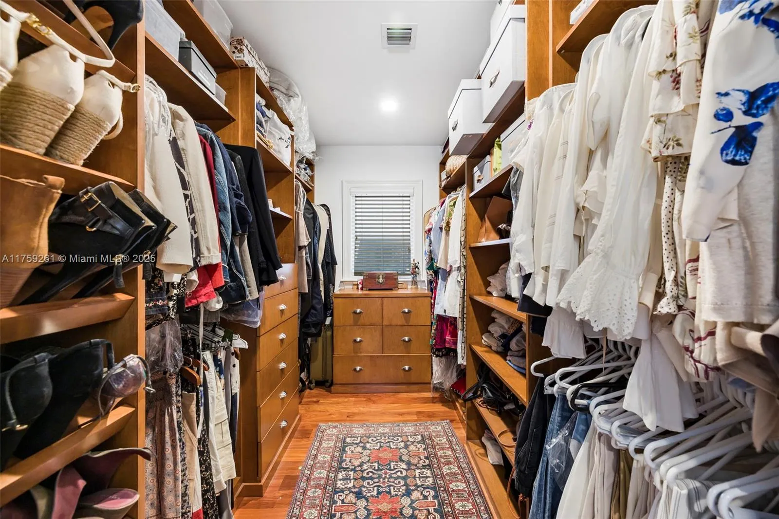 Coral Gables, Florida 33156, United States, 5 Bedrooms Bedrooms, ,4 BathroomsBathrooms,Residential,Active,85452