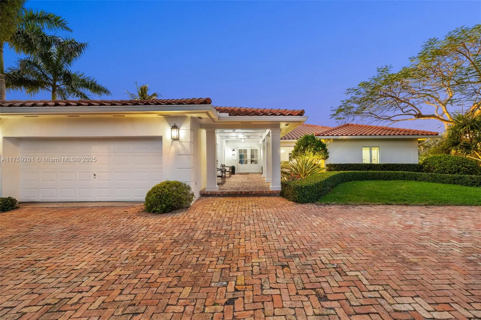 Coral Gables, Florida 33156, United States, 5 Bedrooms Bedrooms, ,4 BathroomsBathrooms,Residential,Active,85452