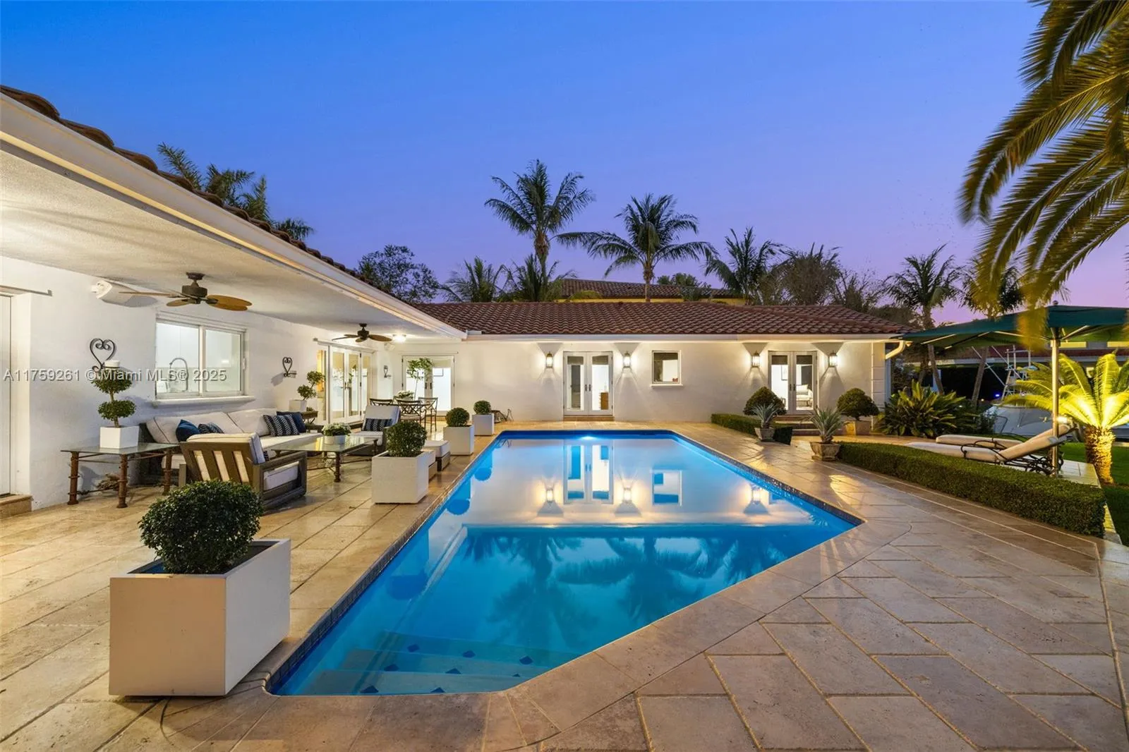 Coral Gables, Florida 33156, United States, 5 Bedrooms Bedrooms, ,4 BathroomsBathrooms,Residential,Active,85452