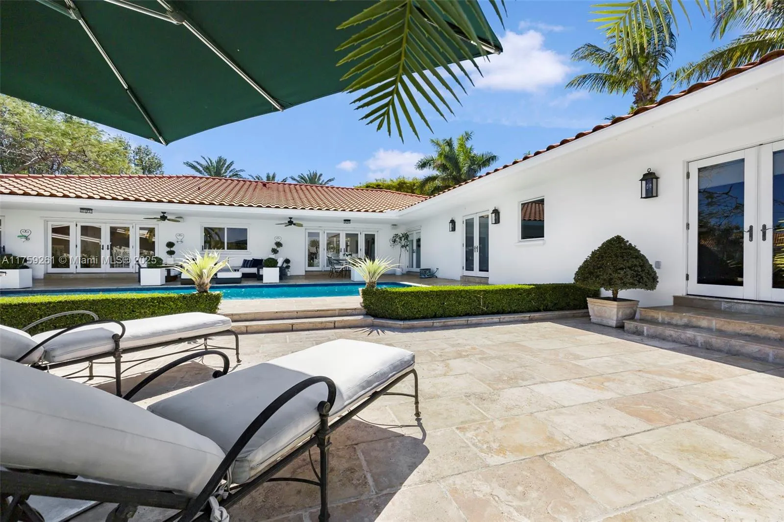 Coral Gables, Florida 33156, United States, 5 Bedrooms Bedrooms, ,4 BathroomsBathrooms,Residential,Active,85452