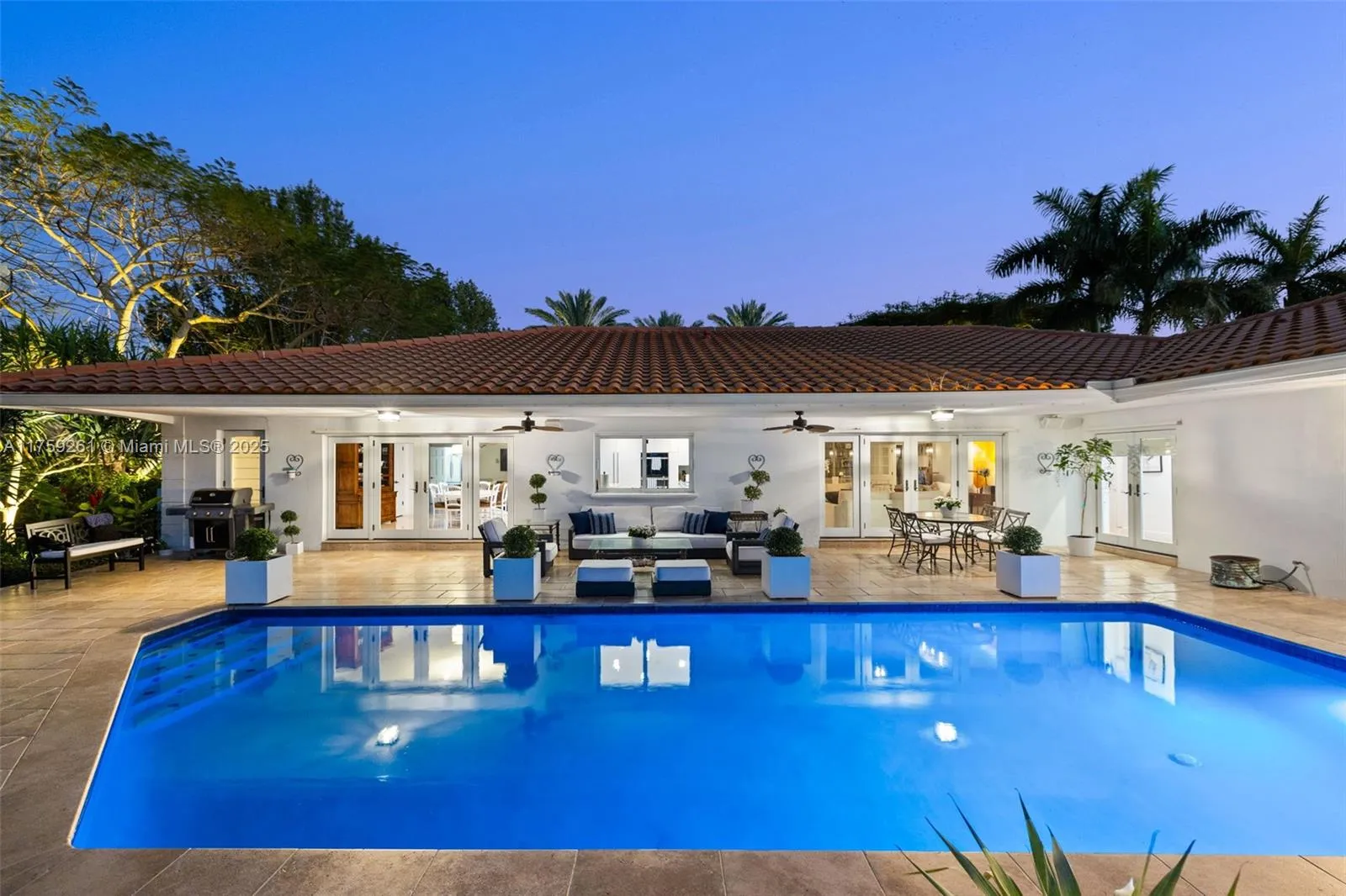 Coral Gables, Florida 33156, United States, 5 Bedrooms Bedrooms, ,4 BathroomsBathrooms,Residential,Active,85452