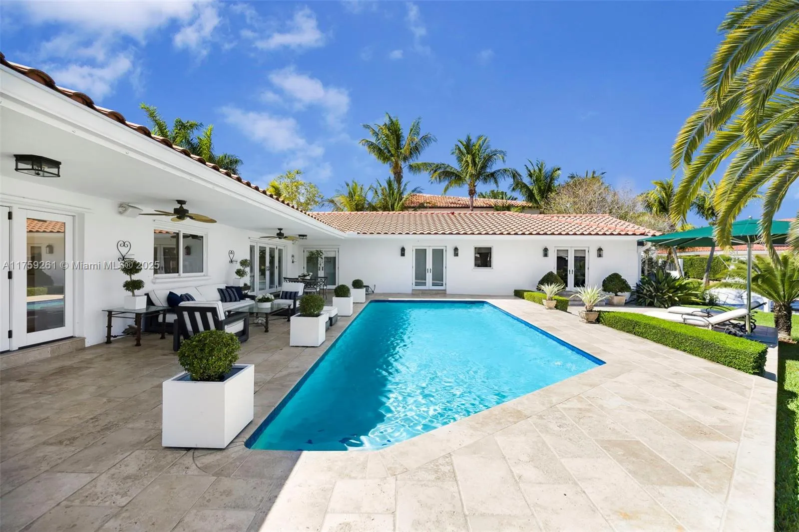 Coral Gables, Florida 33156, United States, 5 Bedrooms Bedrooms, ,4 BathroomsBathrooms,Residential,Active,85452