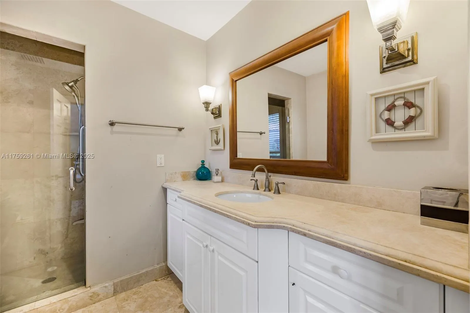 Coral Gables, Florida 33156, United States, 5 Bedrooms Bedrooms, ,4 BathroomsBathrooms,Residential,Active,85452