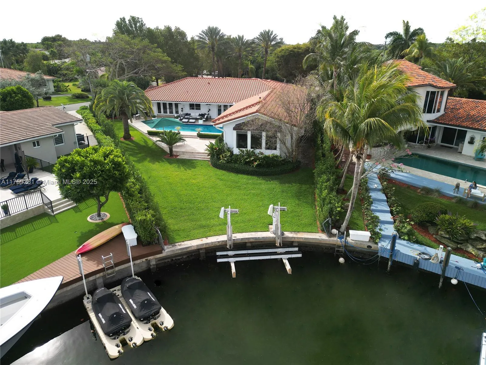 Coral Gables, Florida 33156, United States, 5 Bedrooms Bedrooms, ,4 BathroomsBathrooms,Residential,Active,85452