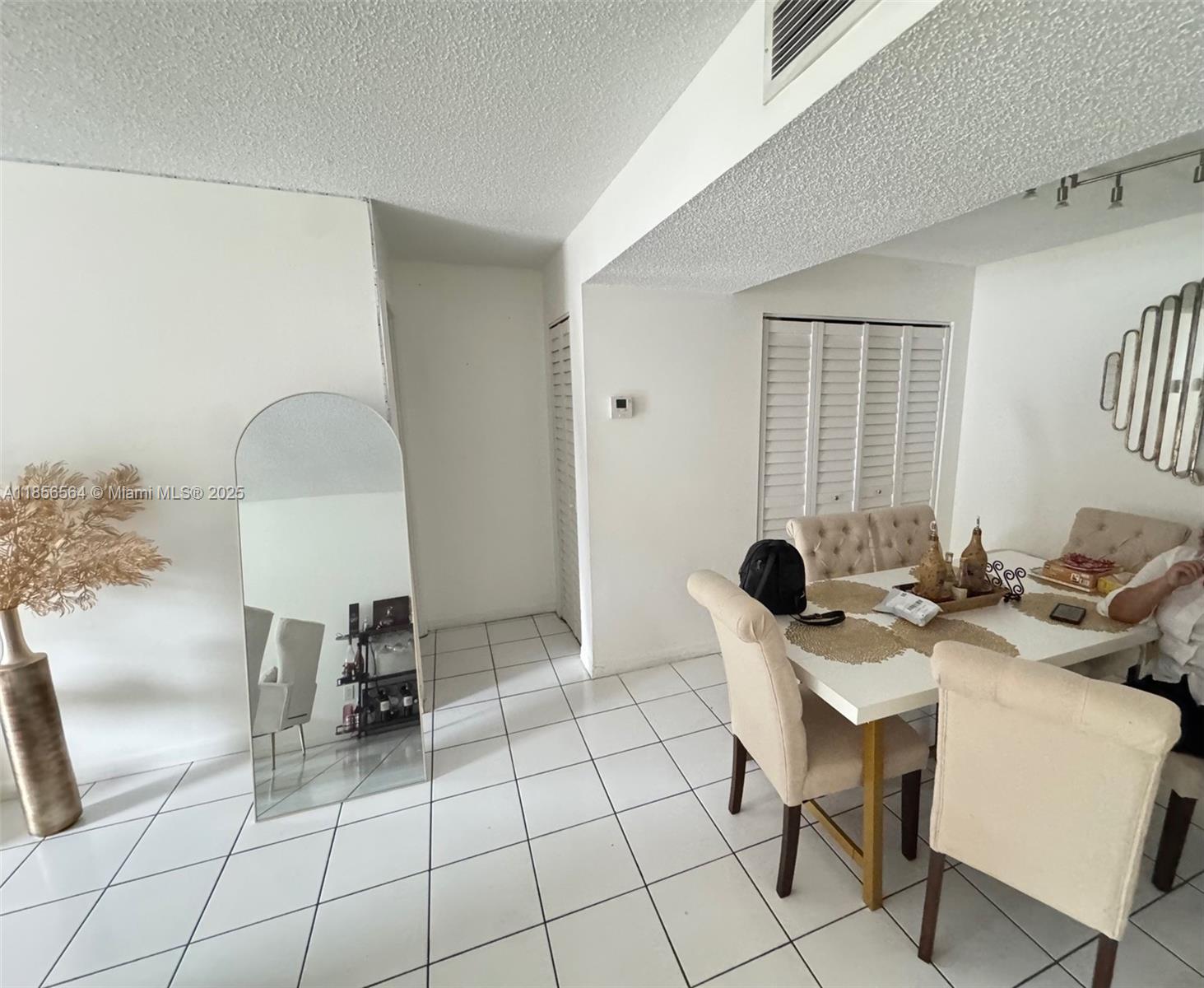 KINGS CREEK SO CONDO - Residential