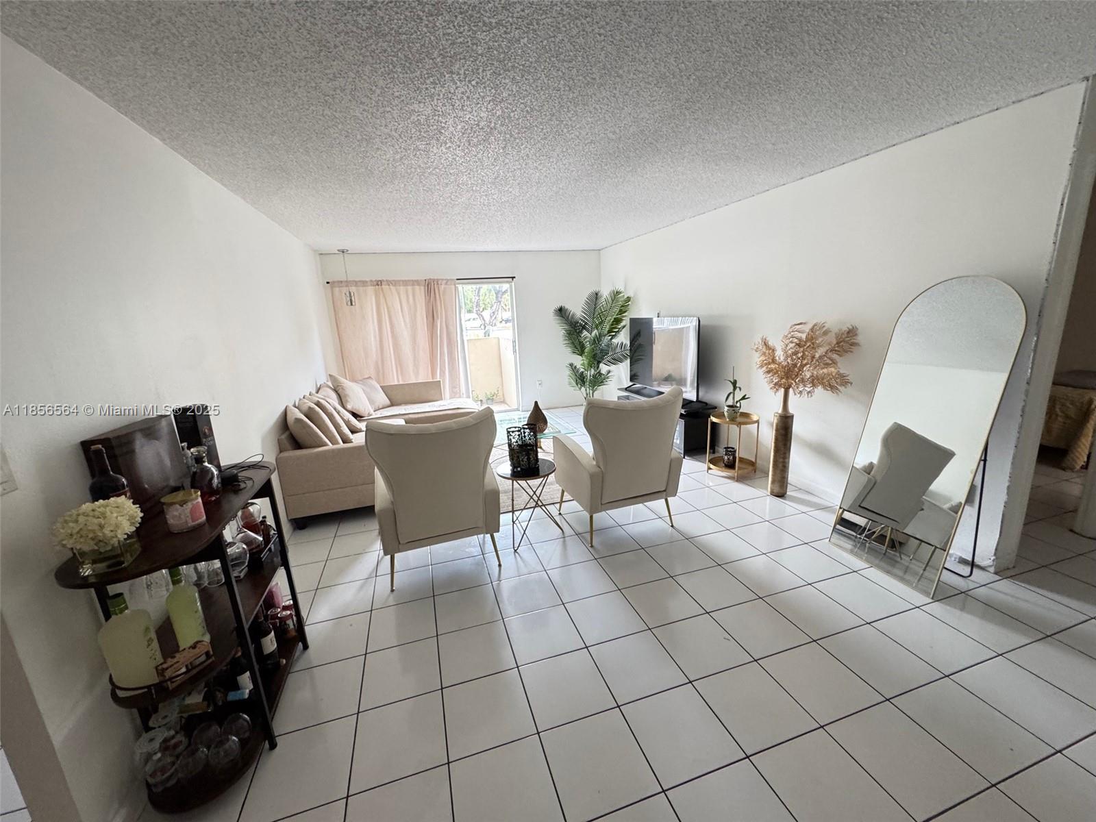 KINGS CREEK SO CONDO - Residential