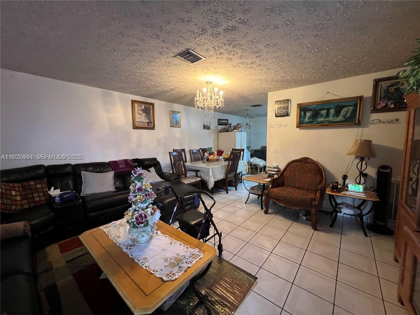 BISCAYNE SHORES UNIT 4 - Residential