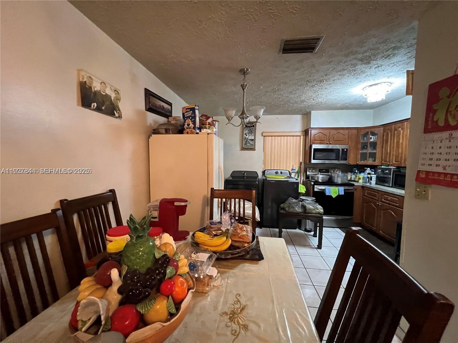 BISCAYNE SHORES UNIT 4 - Residential