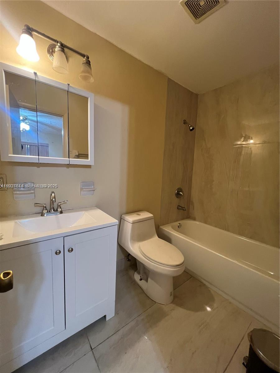 BISCAYNE SHORES UNIT 4 - Residential