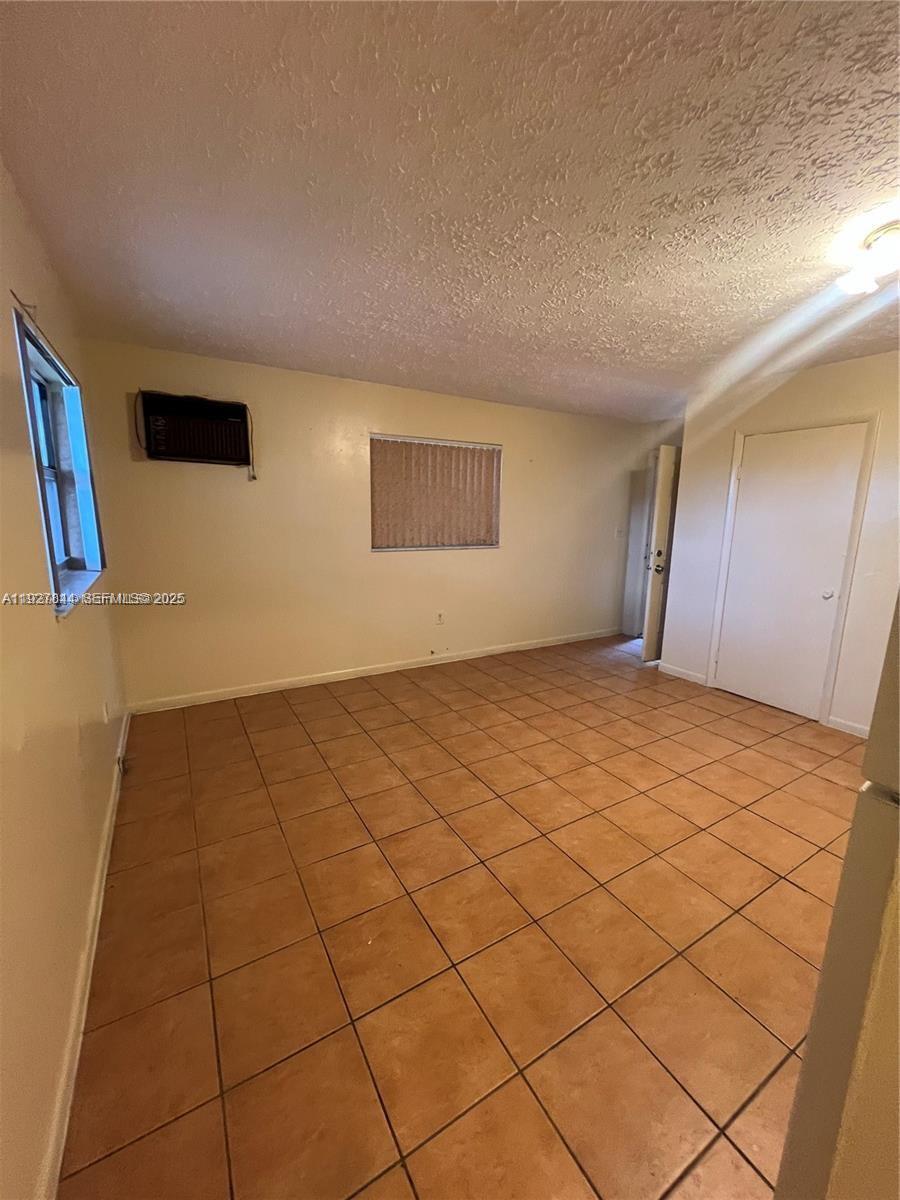 BISCAYNE SHORES UNIT 4 - Residential