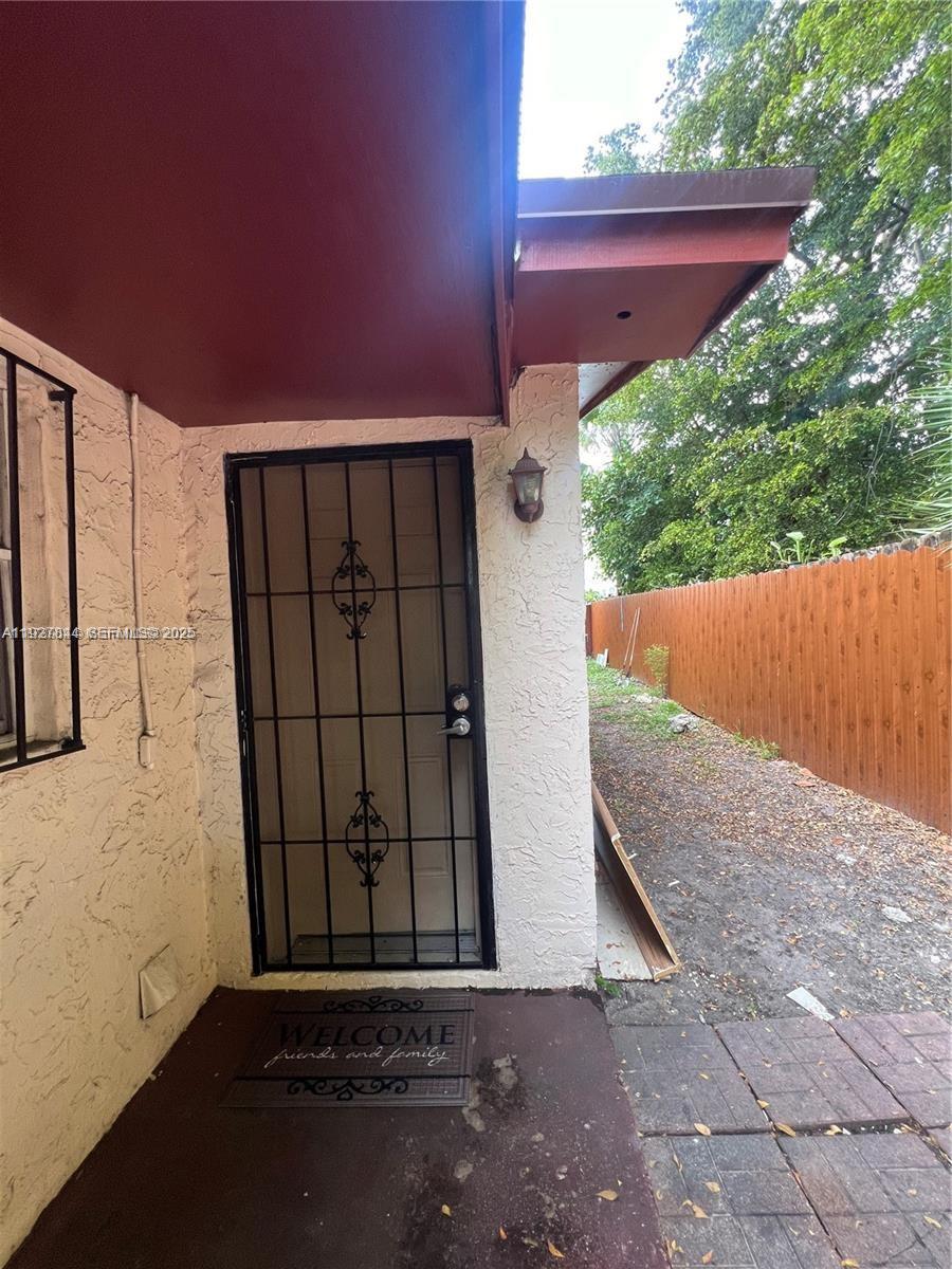 BISCAYNE SHORES UNIT 4 - Residential