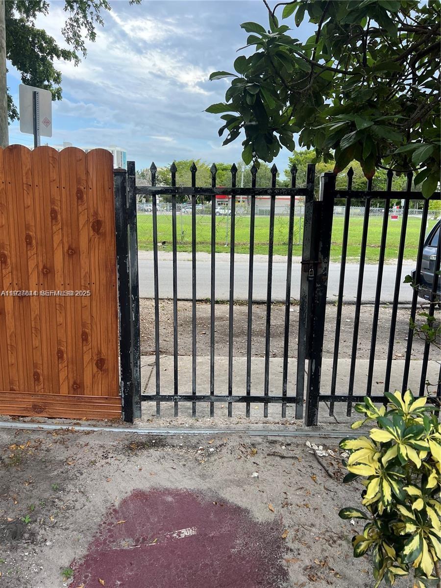 View photos, virtual tours, details... 1581 NE 117 ST